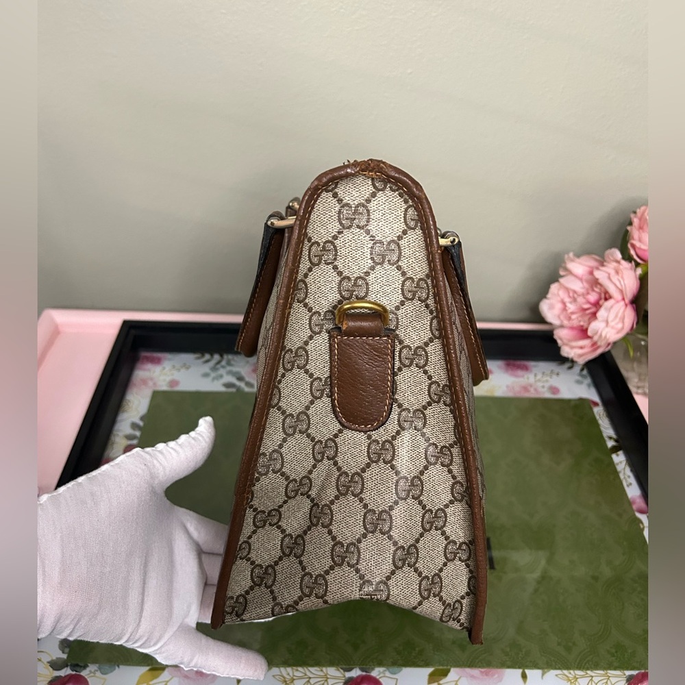 Gucci Beige and Brown Monogram 2-Way - Main zipper has been replaced - Picture 3 of 11